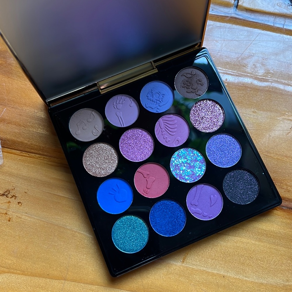 Zeesea Fireworks 09 Crystal Skull Eyeshadow Palette